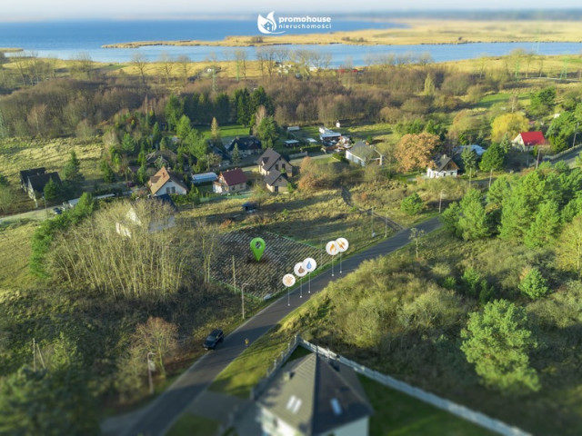 Działka Budowlana - Wicko - 1372 m2 - media